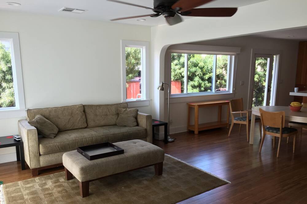 Photo of Livingroom in Los Feliz
