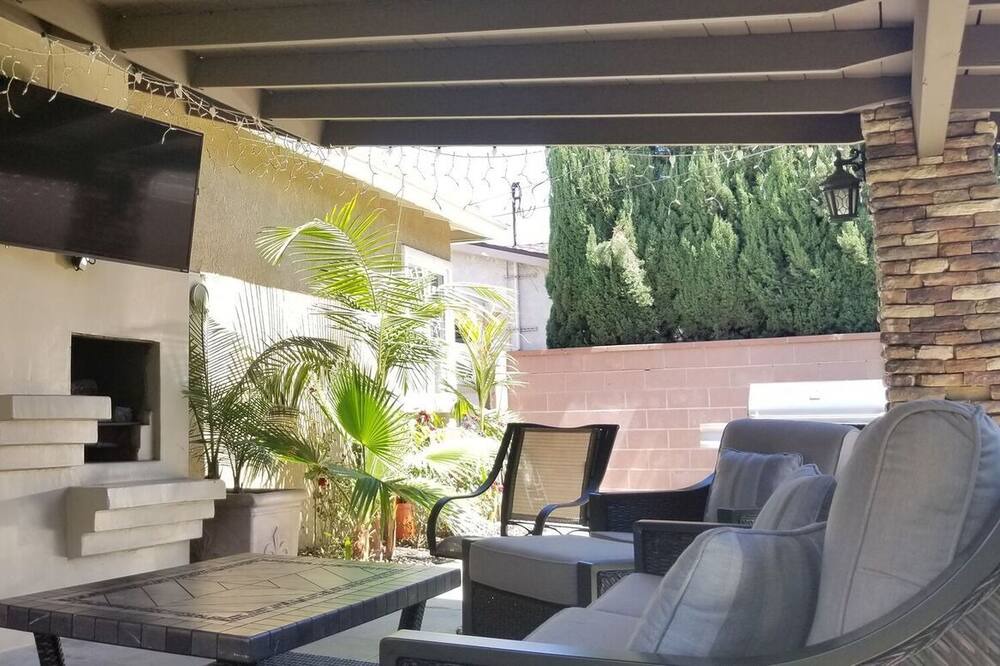 Photo of Patio Balcony in Northwest Anaheim