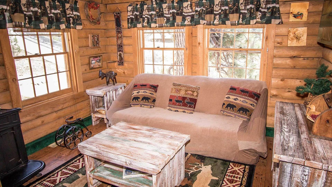 Photo of Livingroom in Fawnskin