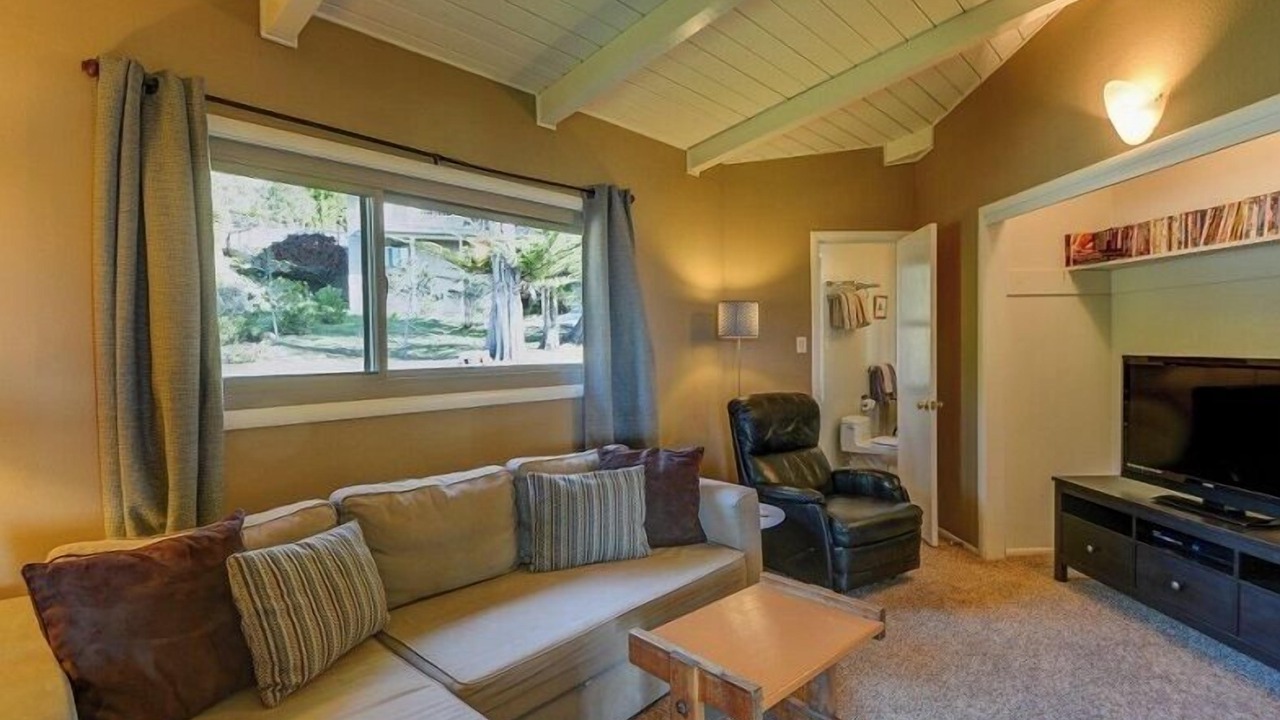 Photo of Livingroom in Gualala