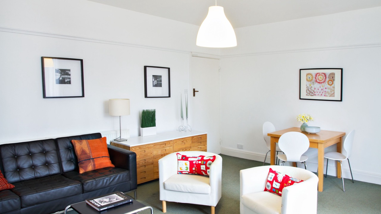 Photo of Livingroom in Brondesbury