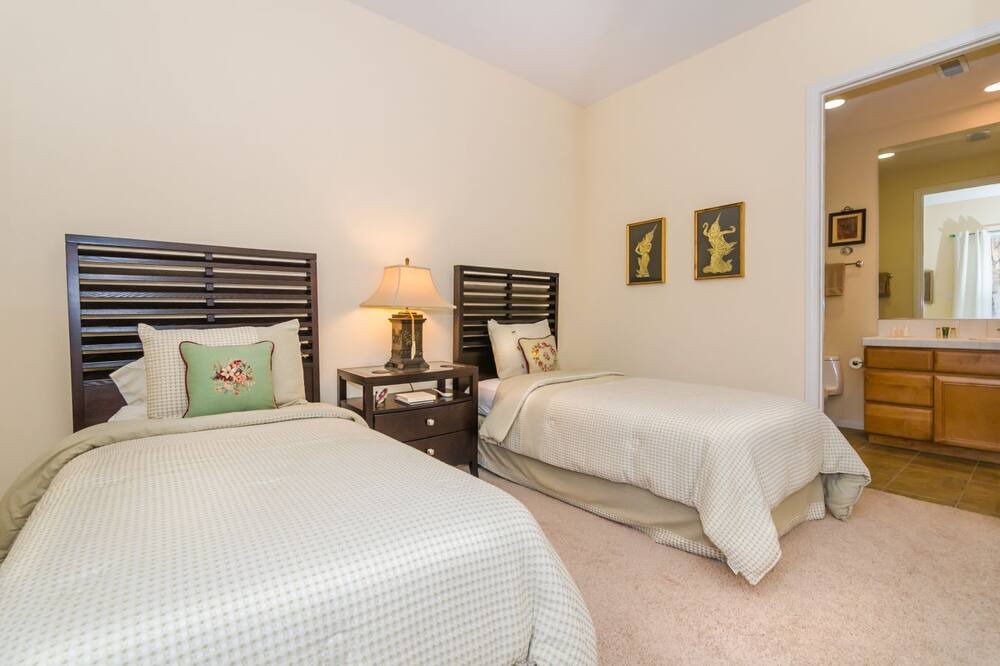 Photo of Bedroom in Sunrise Vista Chino