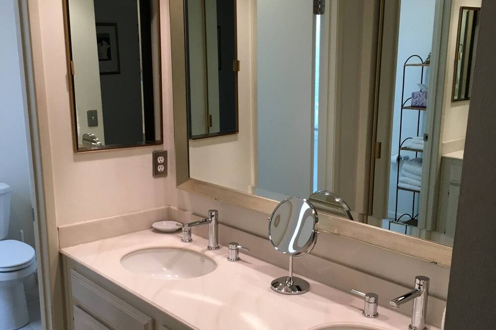 Photo of Bathroom in Belcourt
