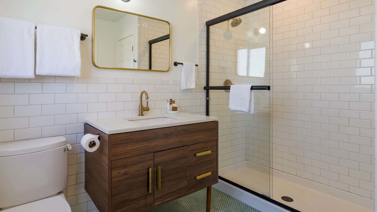 Photo of Bathroom in Piedmont Avenue