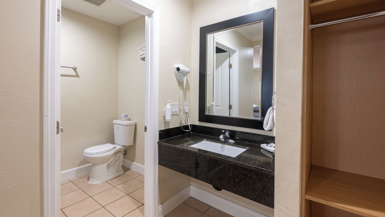 Photo of Bathroom in Little Armenia