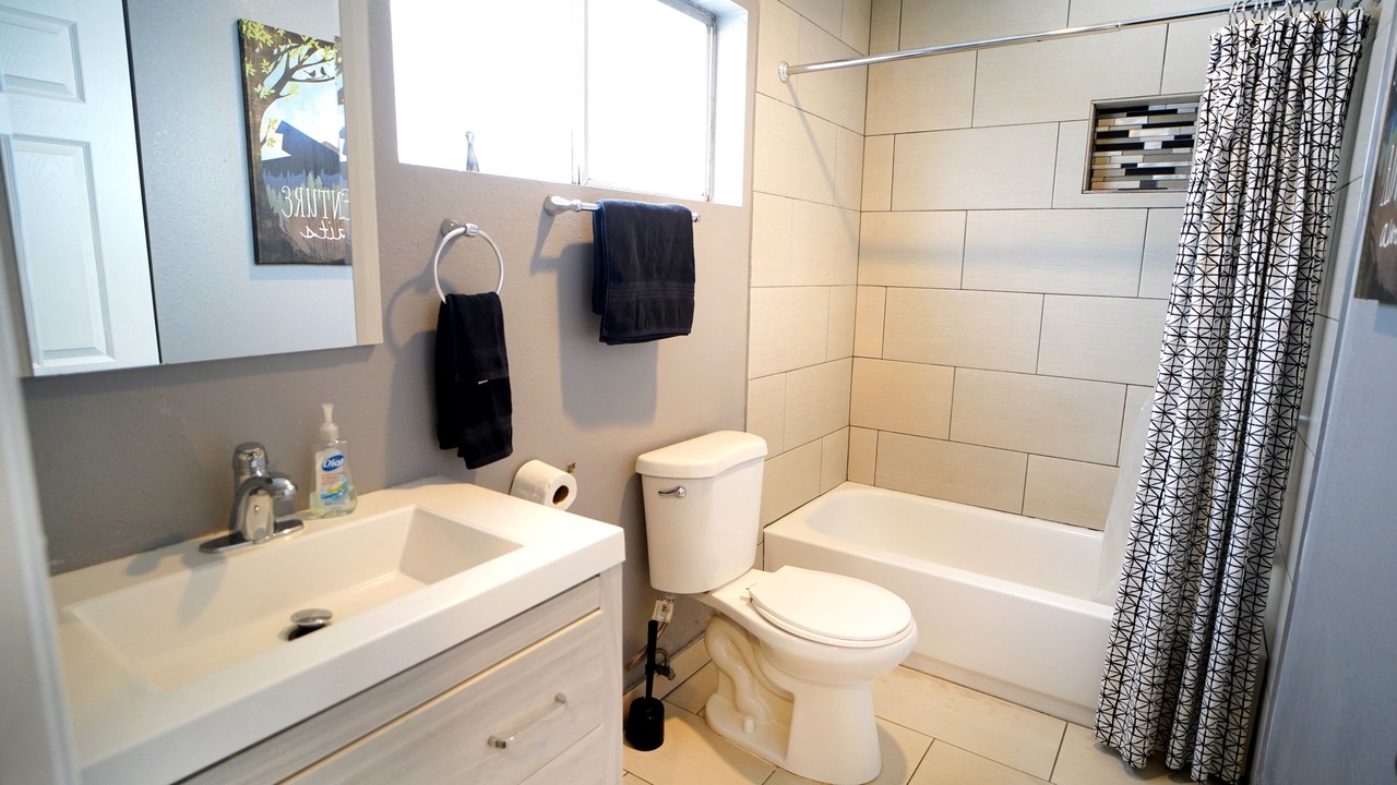 Photo of Bathroom in Northwest Anaheim