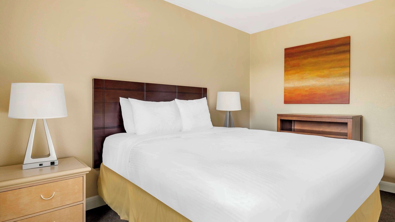 Photo of Bedroom in Canyon Corridor