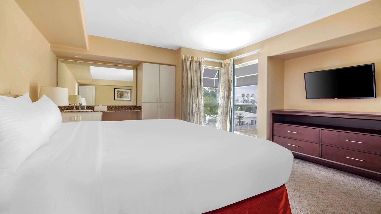 Photo of Bedroom in Canyon Corridor