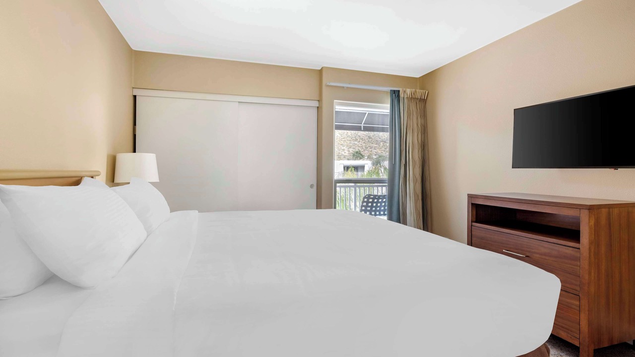 Photo of Bedroom in Canyon Corridor