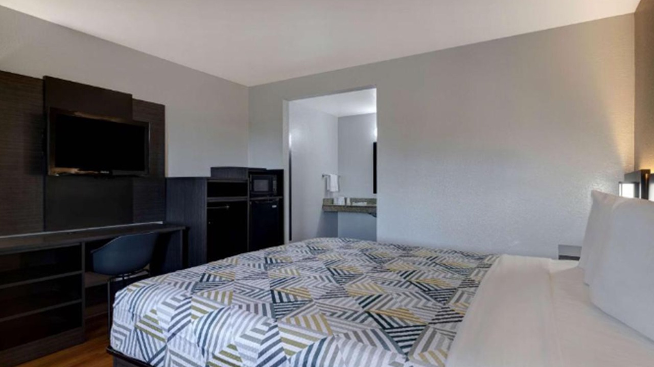 Photo of Bedroom in Buttonwillow