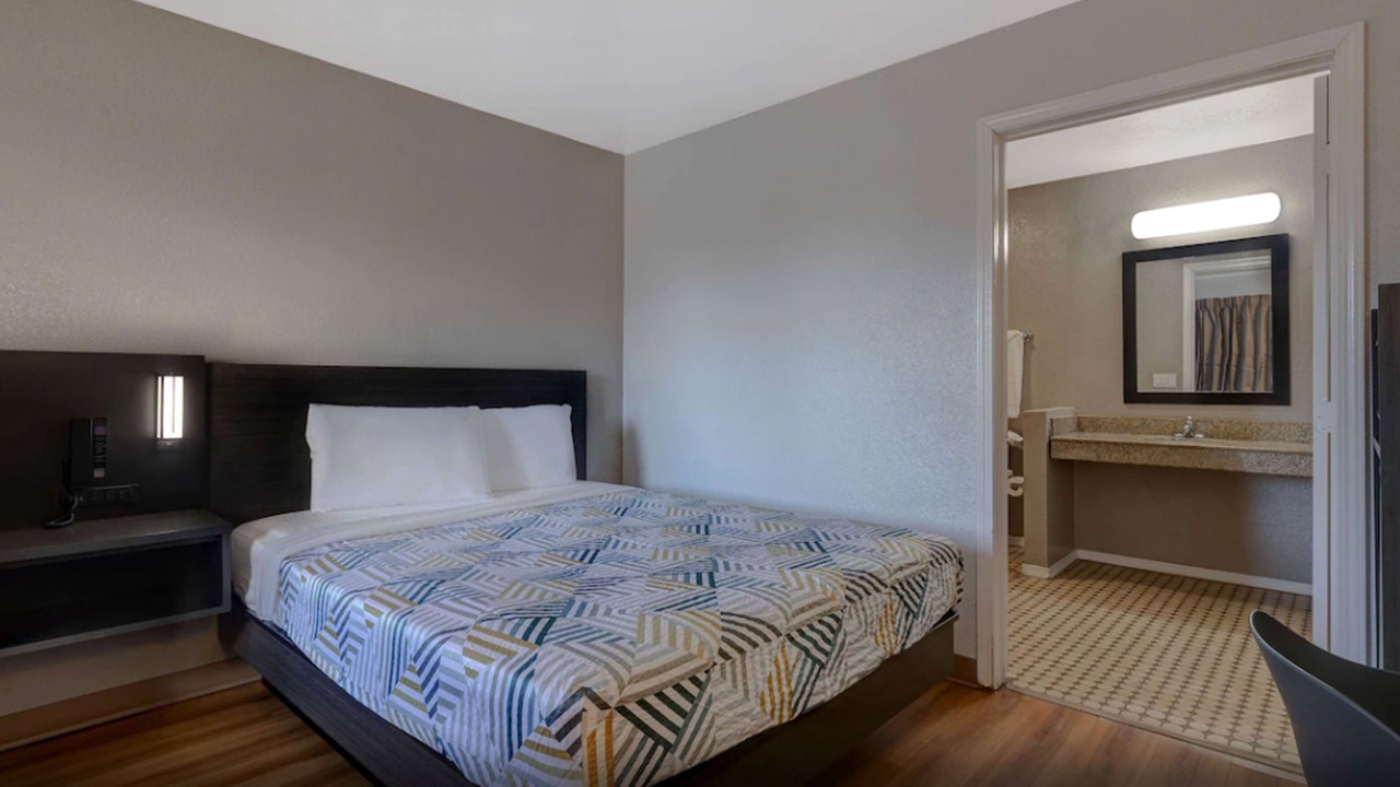 Photo of Bedroom in Buttonwillow