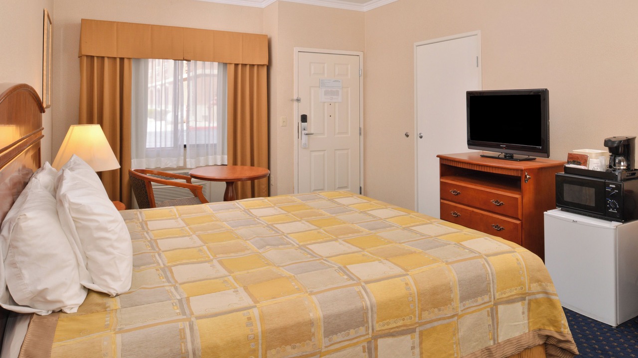 Photo of Bedroom in Twentynine Palms