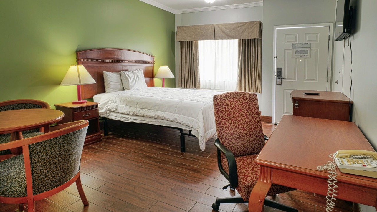 Photo of Bedroom in Twentynine Palms