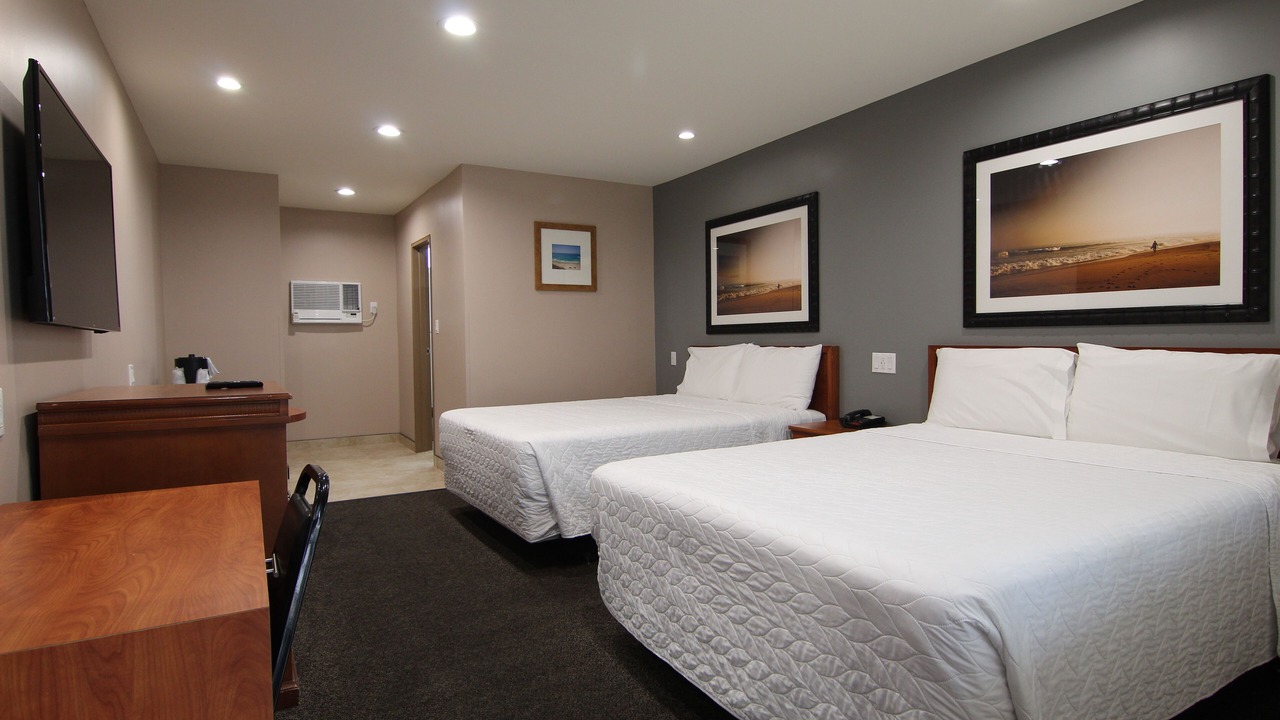Photo of Bedroom in Greater Wilshire - Hancock Park