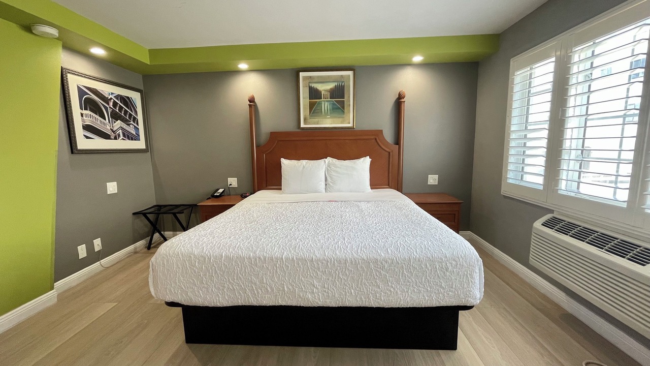 Photo of Bedroom in Outer Sunset