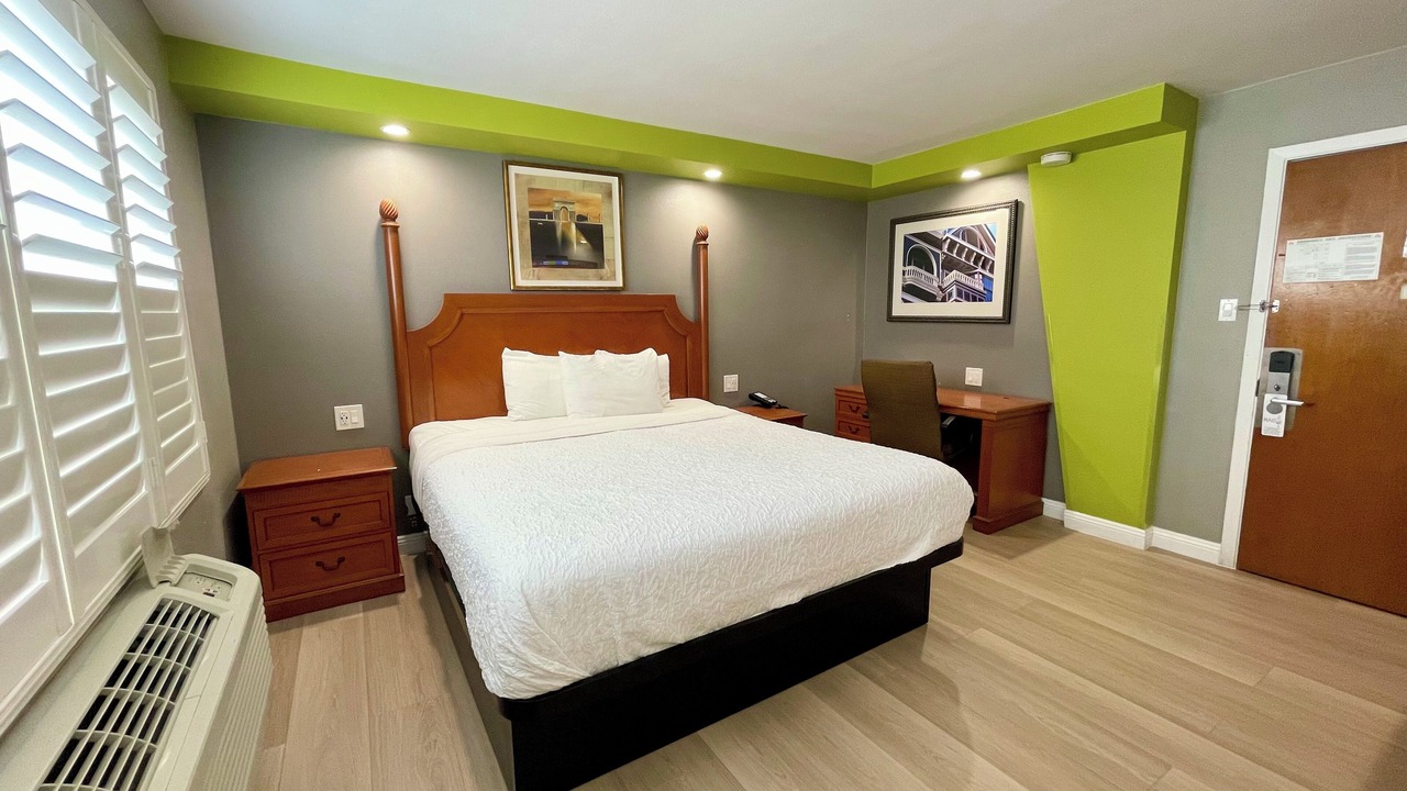 Photo of Bedroom in Outer Sunset