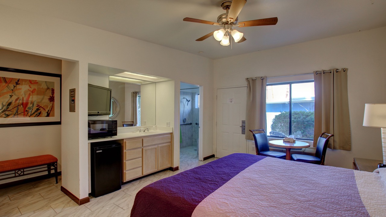 Photo of Bedroom in Cathedral City Cove