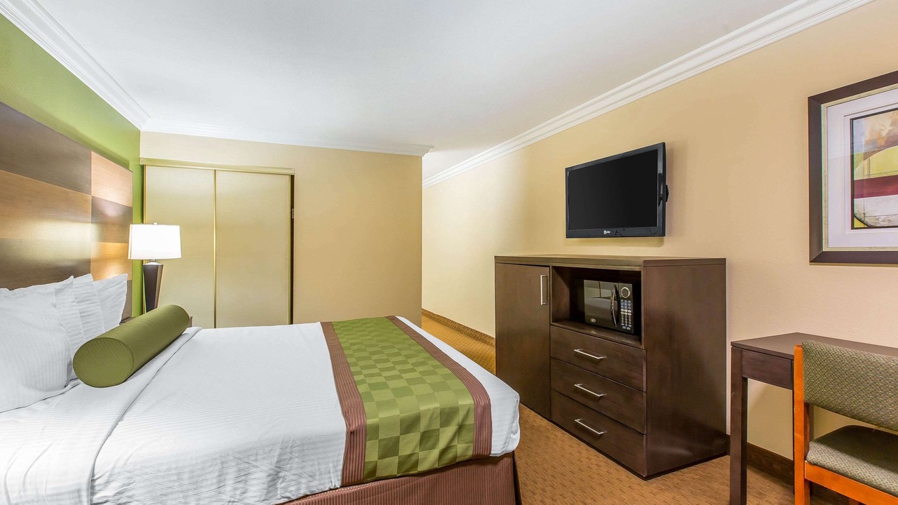 Photo of Bedroom in Canyon Lake