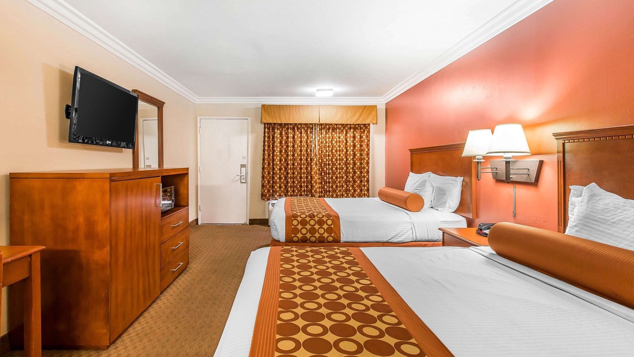 Photo of Bedroom in Canyon Lake