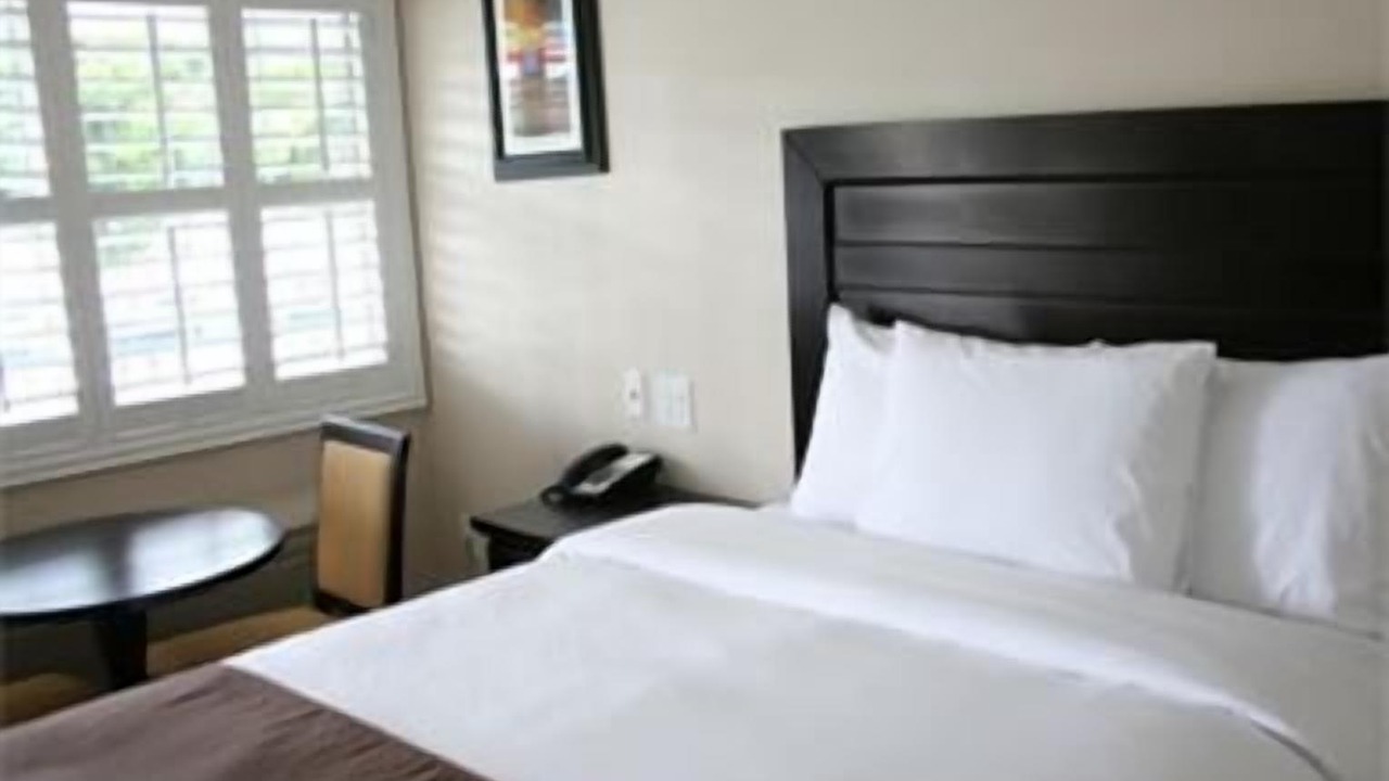Photo of Bedroom in Downtown Riverside