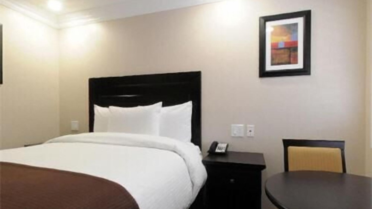 Photo of Bedroom in Downtown Riverside