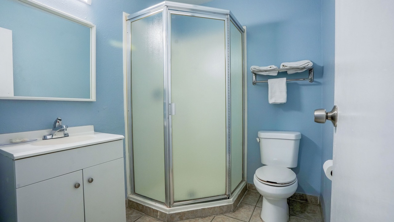 Photo of Bathroom in Buttonwillow