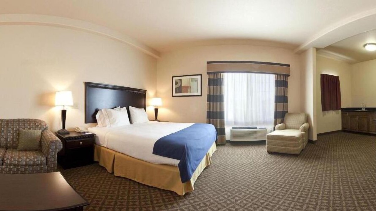 Photo of Bedroom in Delano