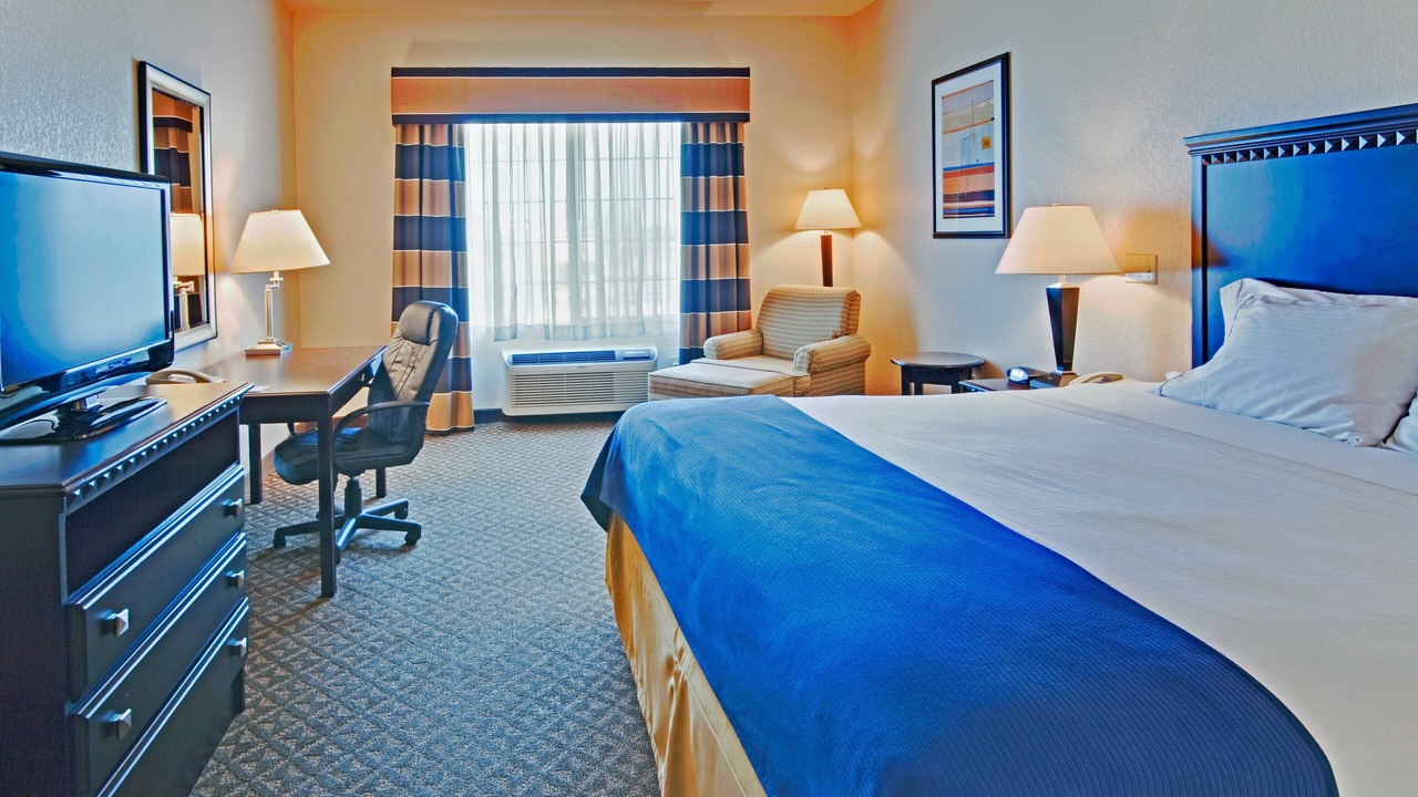 Photo of Bedroom in Delano