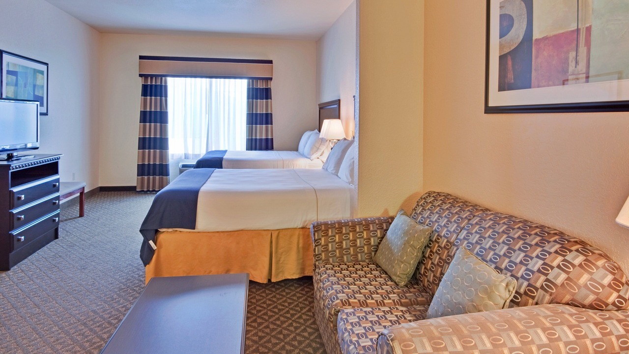 Photo of Bedroom in Delano