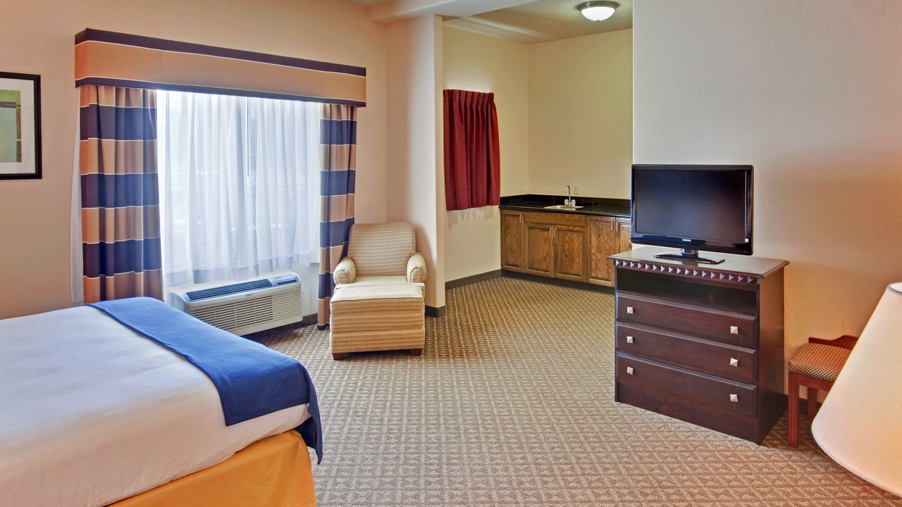 Photo of Bedroom in Delano