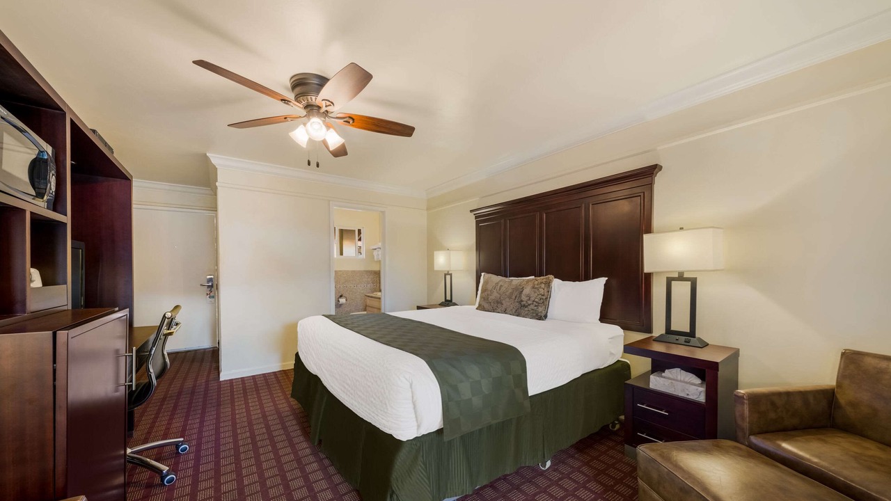 Photo of Bedroom in Northwest Carmel
