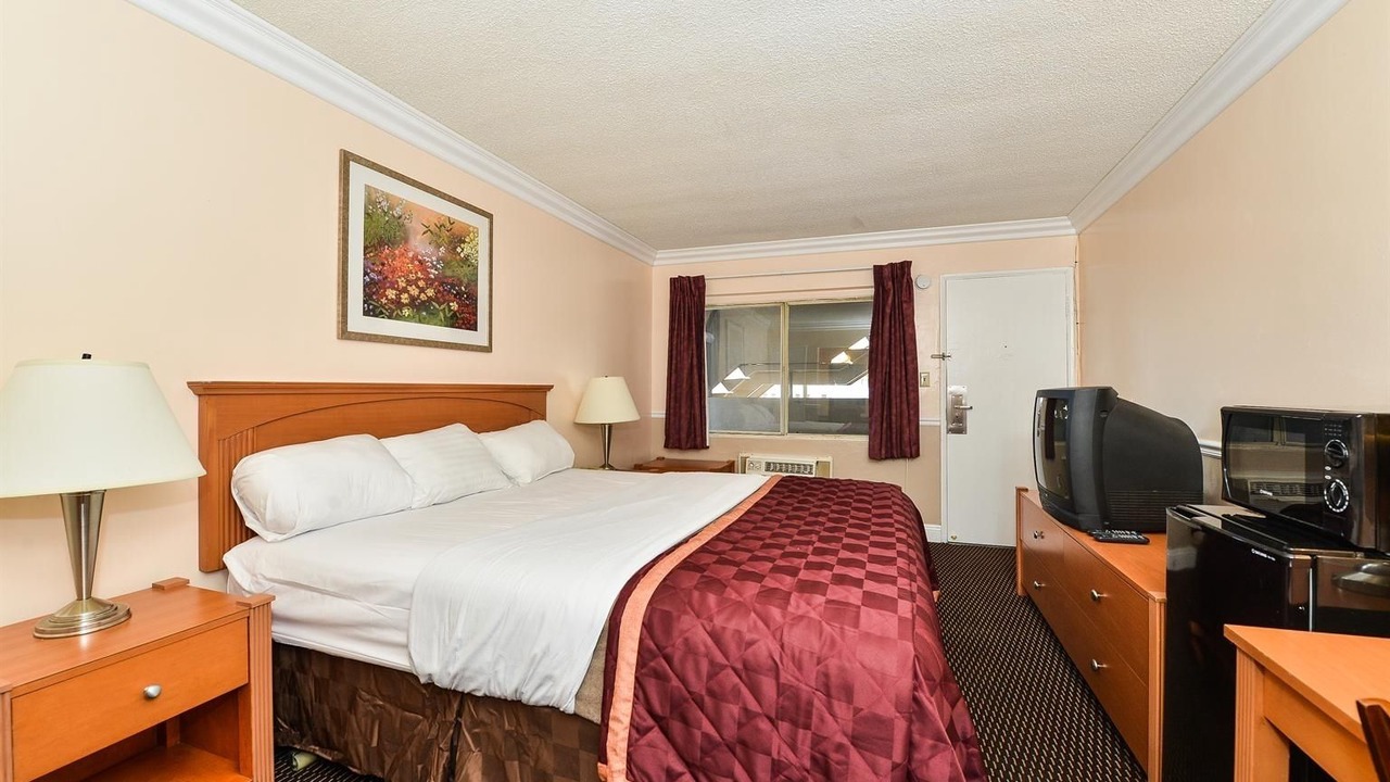 Photo of Bedroom in Oakland