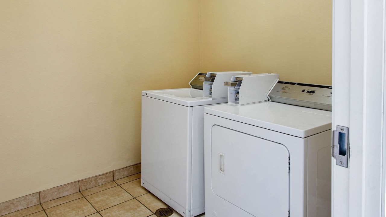 Photo of Bedroom in Oildale