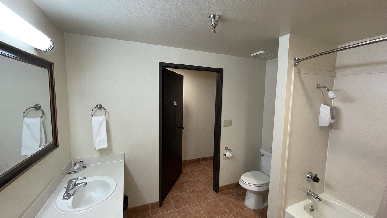 Photo of Bathroom in Oak View