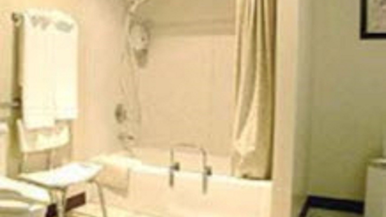 Photo of Bathroom in Oak View