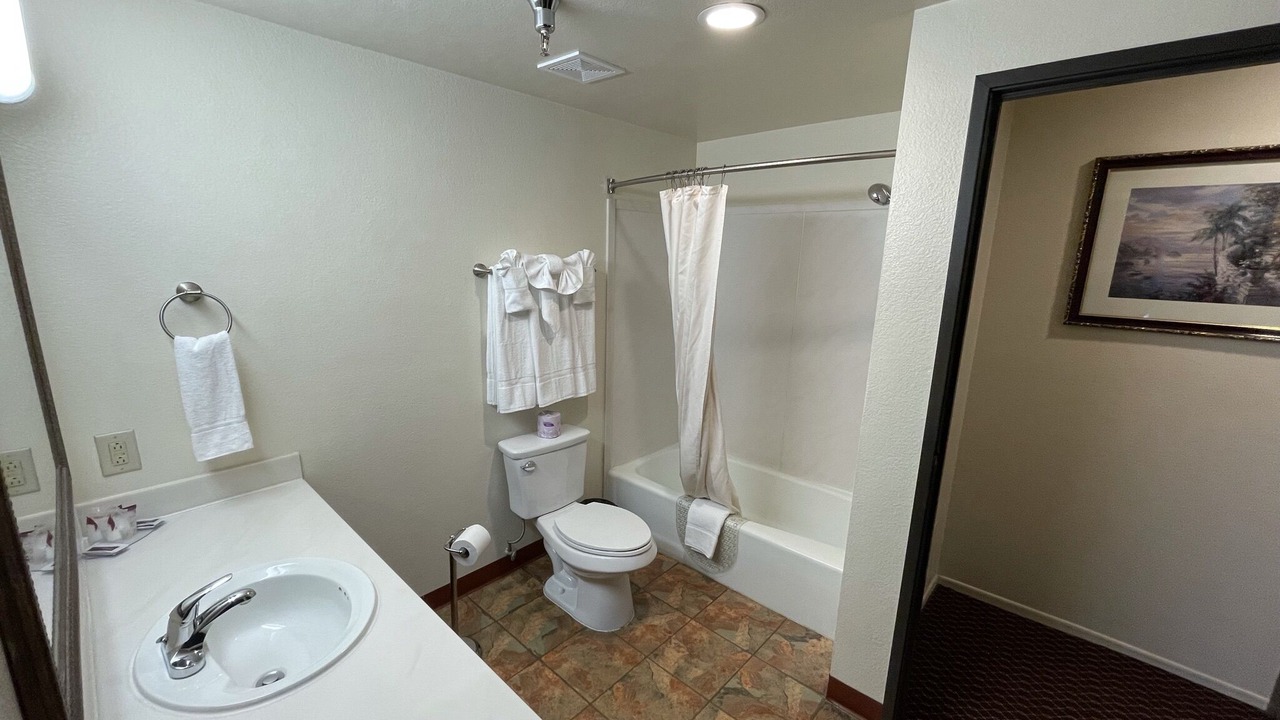 Photo of Bathroom in Oak View