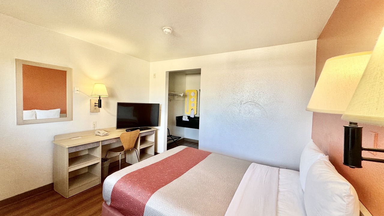 Photo of Bedroom in North Long Beach
