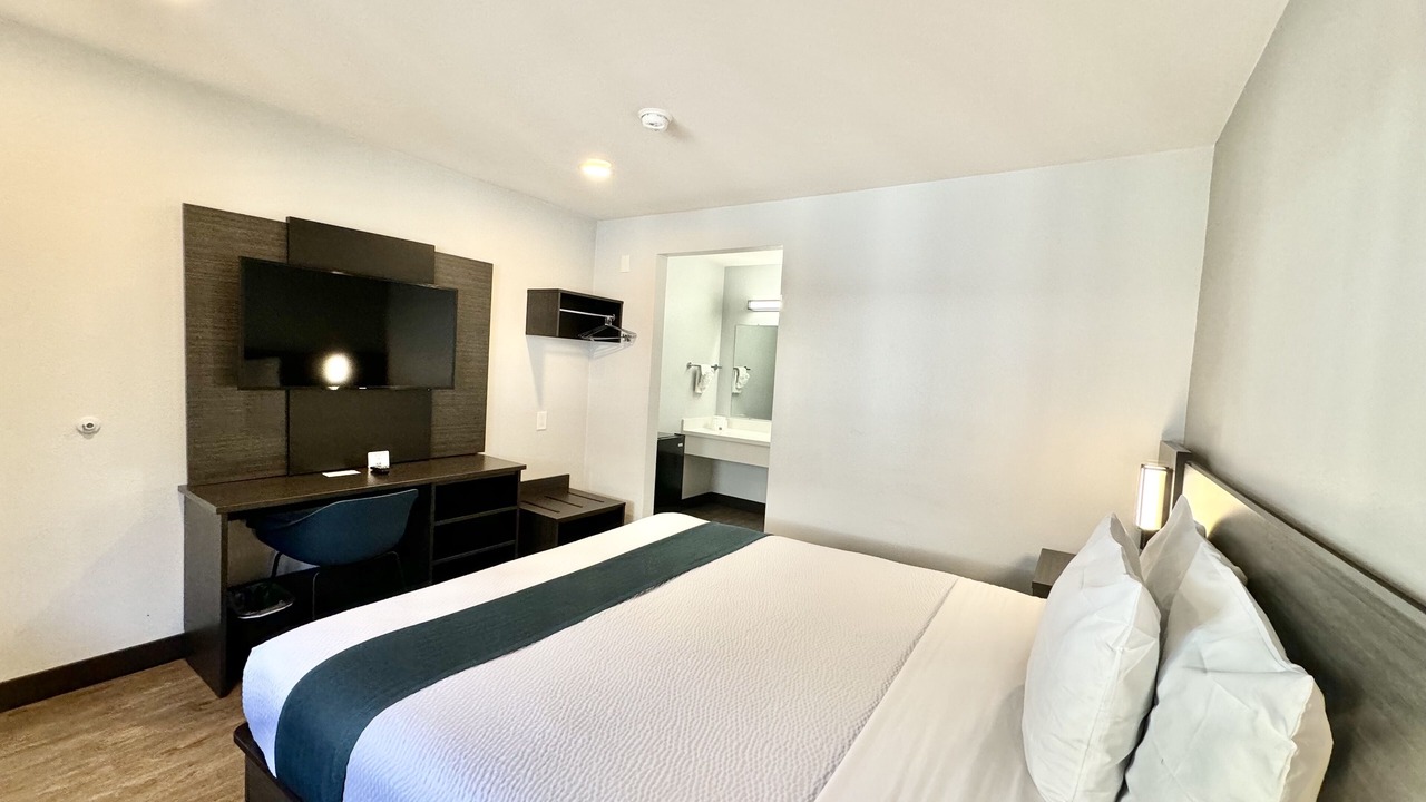 Photo of Bedroom in North Long Beach
