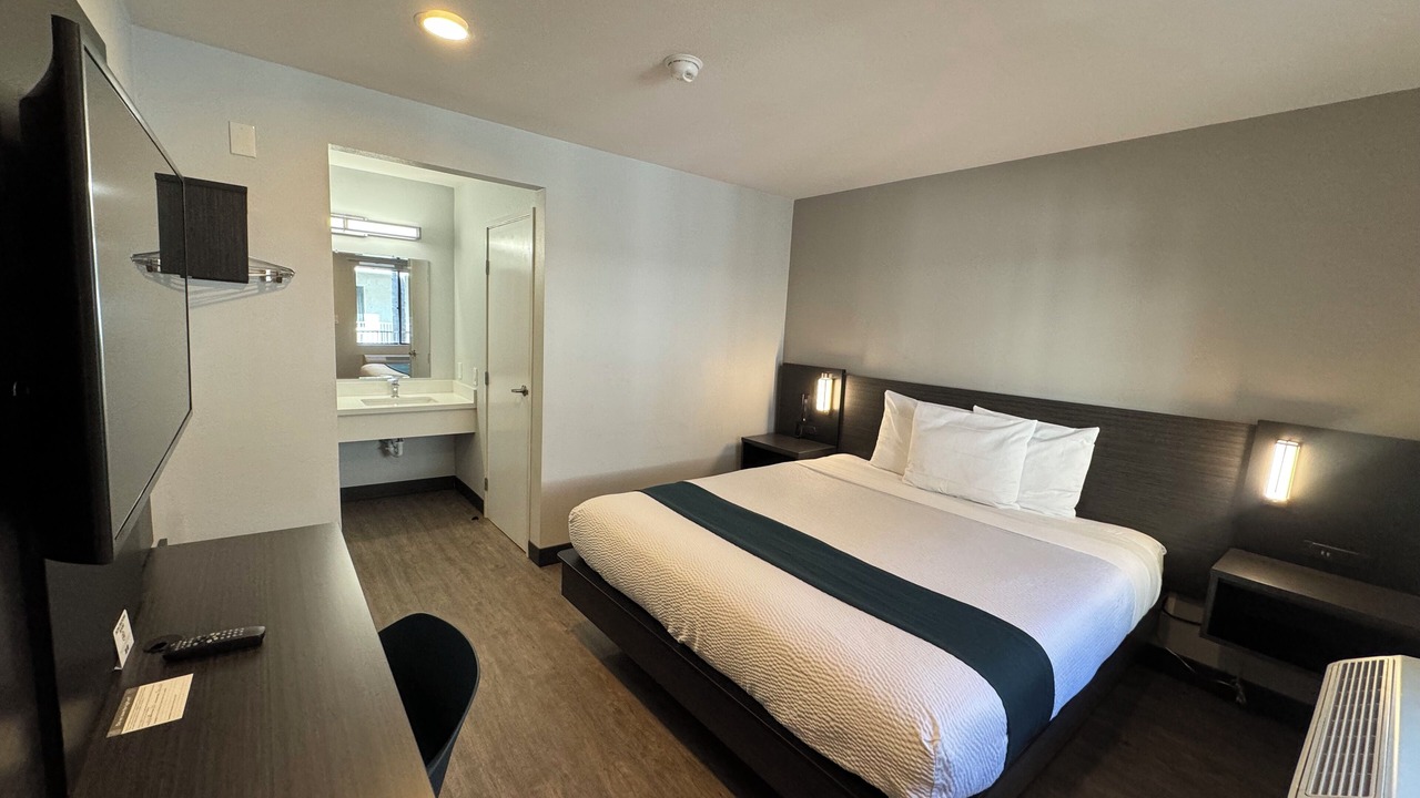 Photo of Bedroom in North Long Beach