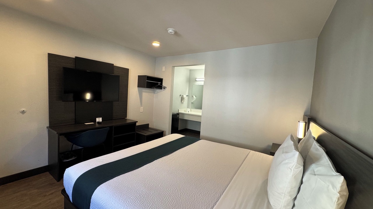 Photo of Bedroom in North Long Beach