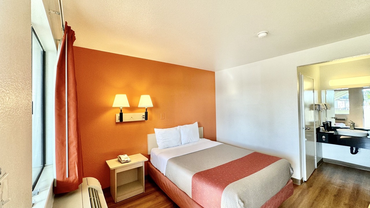 Photo of Bedroom in North Long Beach
