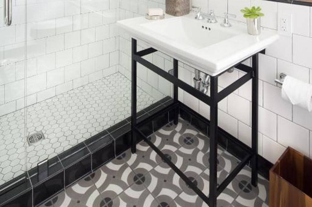 Photo of Bathroom in Golden Rectangle