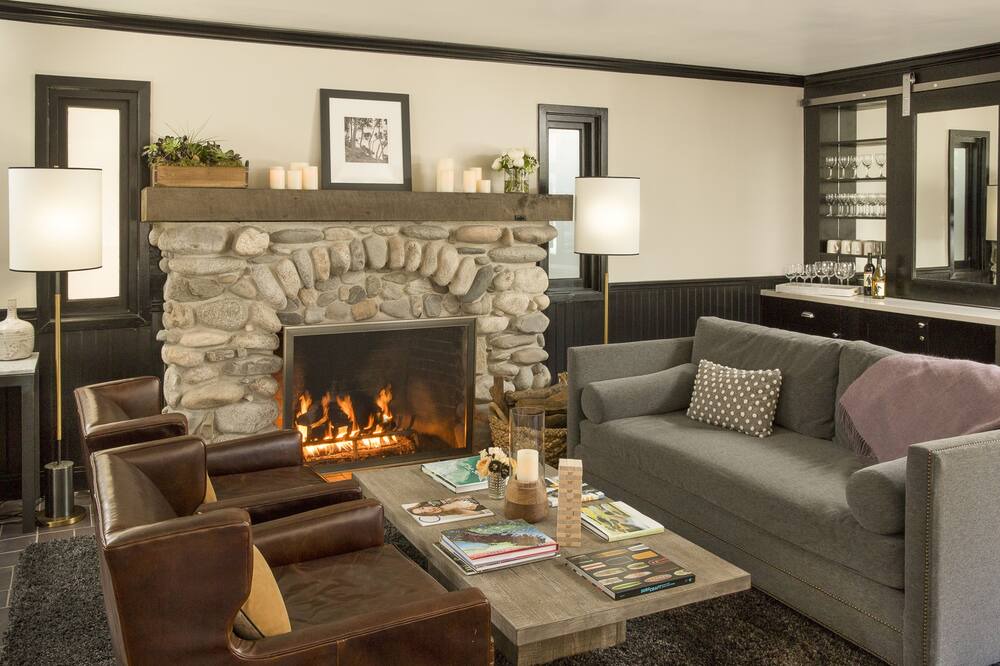 Photo of Livingroom in Golden Rectangle