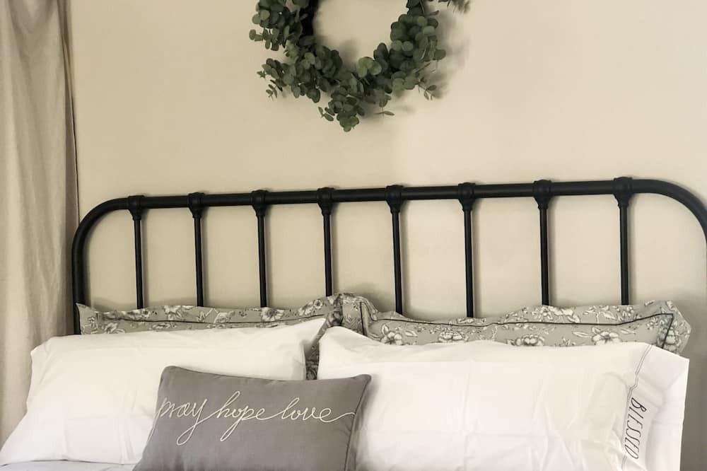 Photo of Bedroom in Oak View