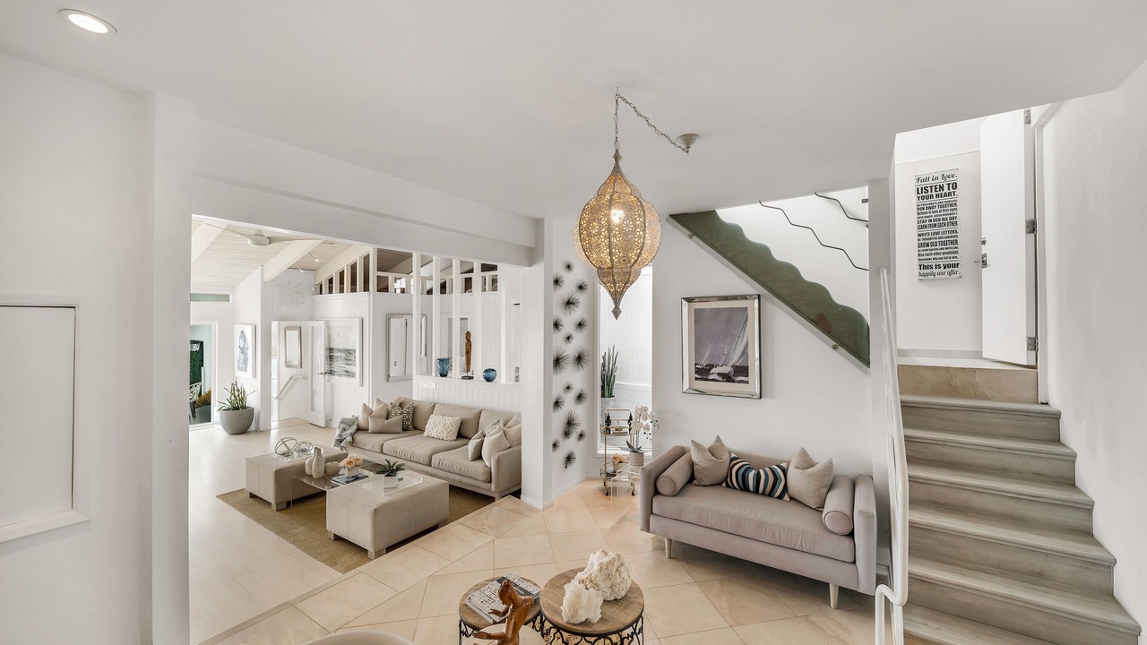 Photo of Livingroom in Eastern Malibu