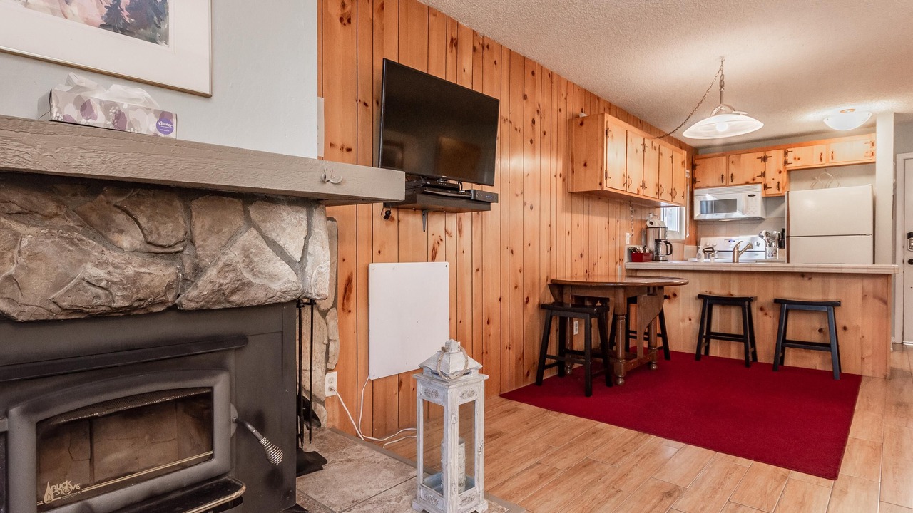 Photo of Kitchen in Mammoth Lakes