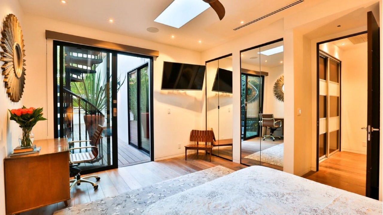 Photo of Bedroom in Nichols Canyon