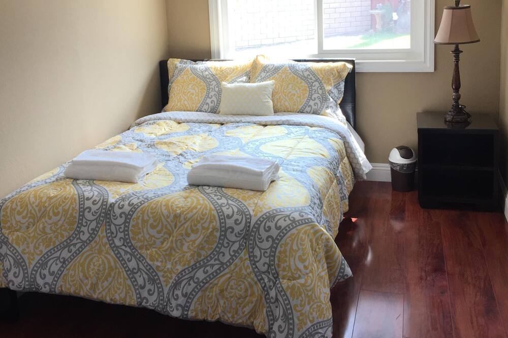 Photo of Bedroom in Duarte