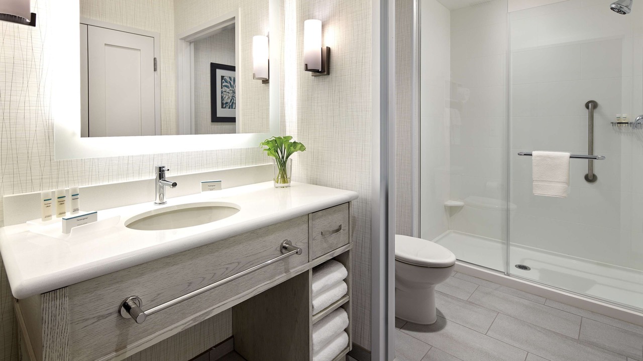Photo of Bathroom in Harbor