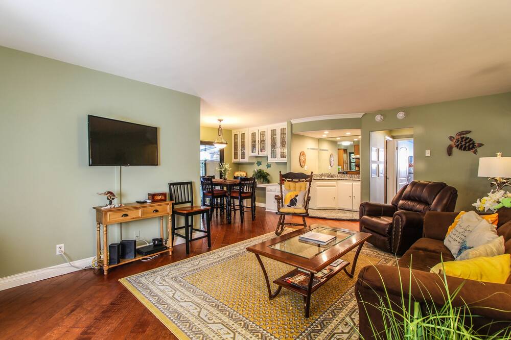 Photo of Livingroom in Playa Del Rey